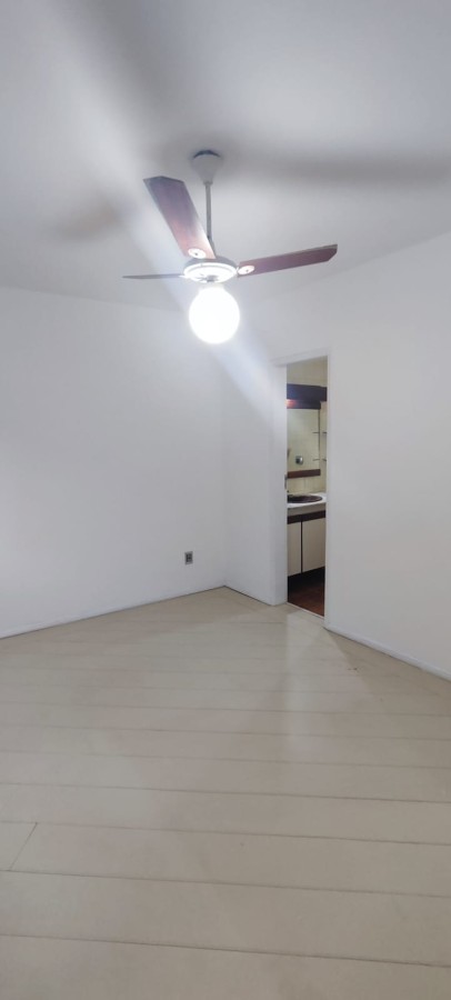 Apartamento - Caminho das árvores