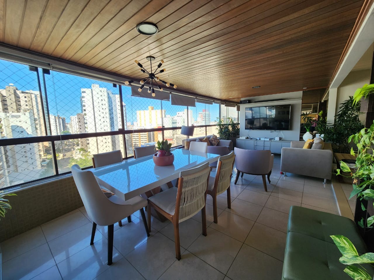 Apartamento - Caminho das árvores