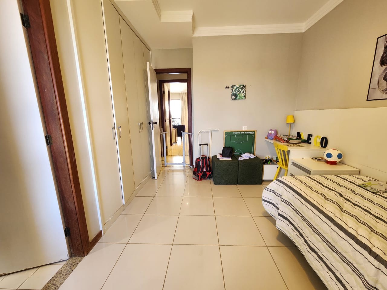 Apartamento - Caminho das árvores
