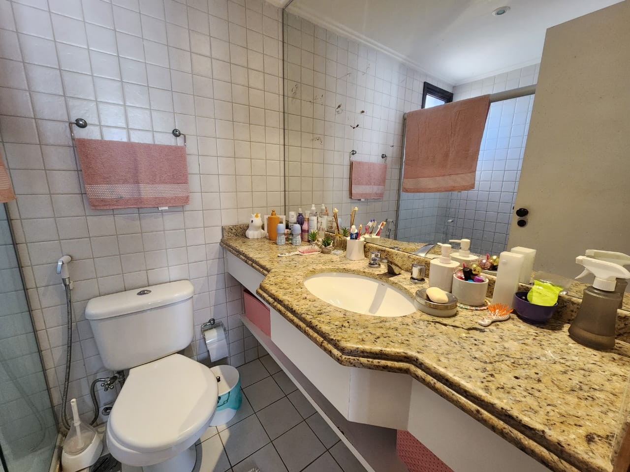 Apartamento - Caminho das árvores