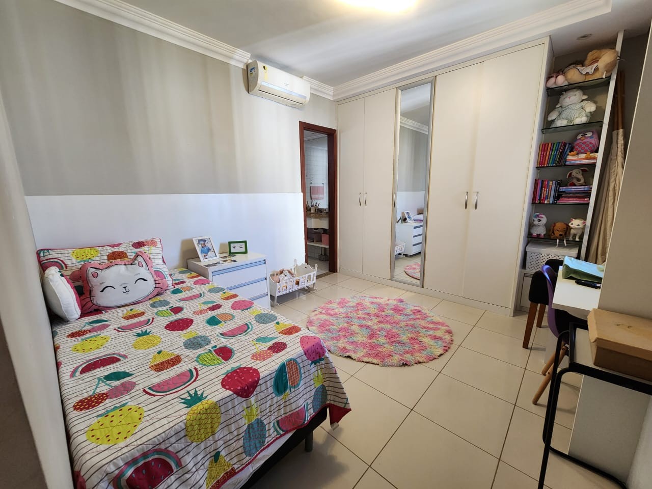 Apartamento - Caminho das árvores