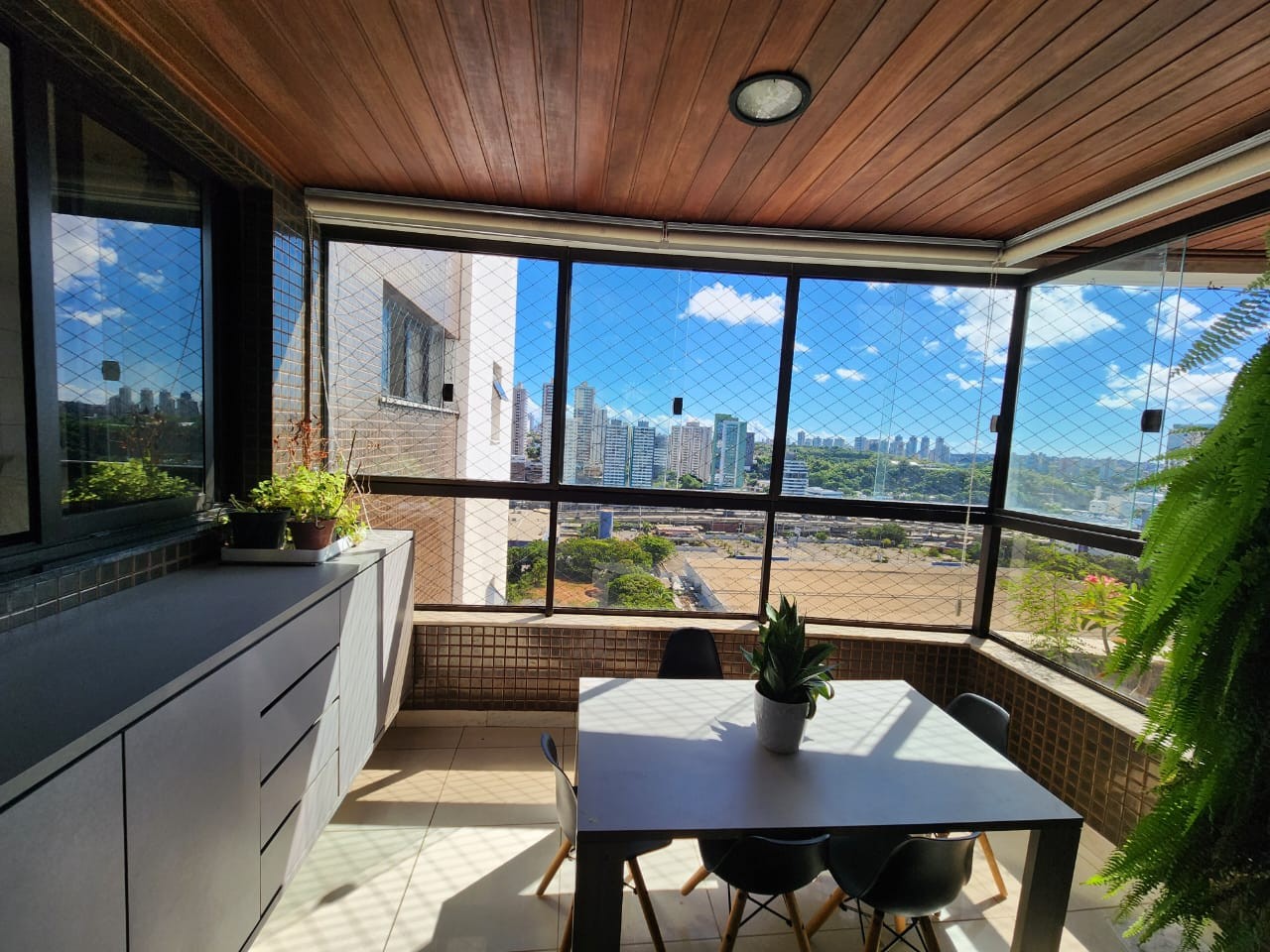 Apartamento - Caminho das árvores