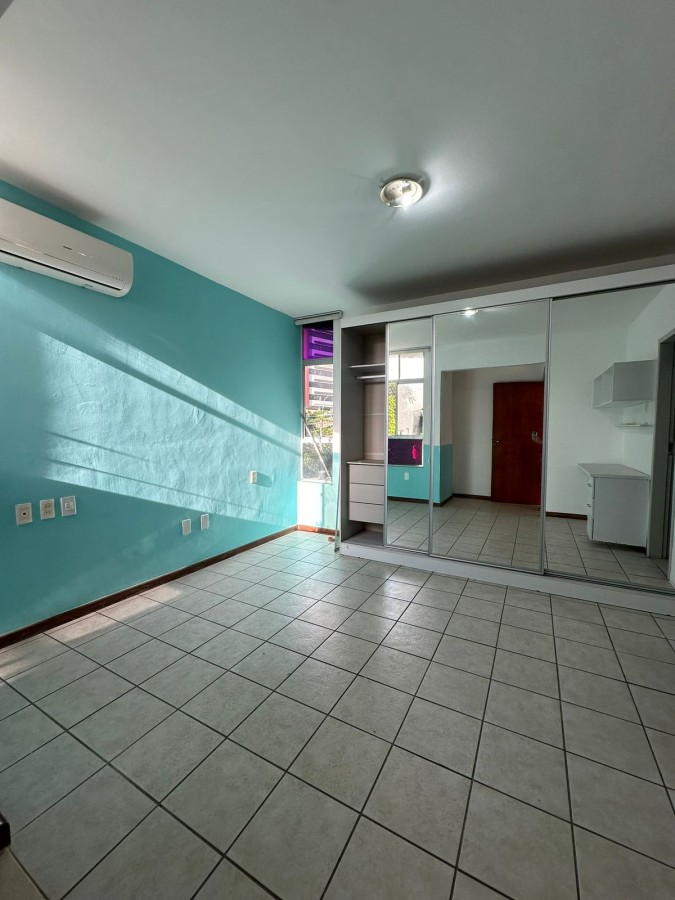 Apartamento - Caminho das árvores