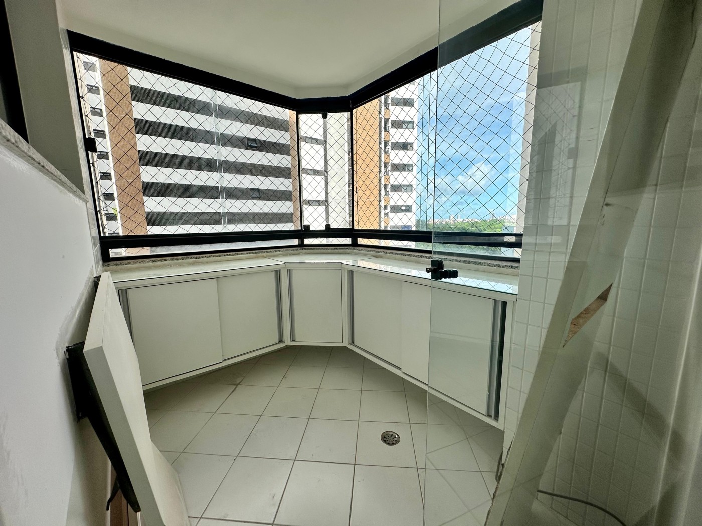 Apartamento - Itaigara
