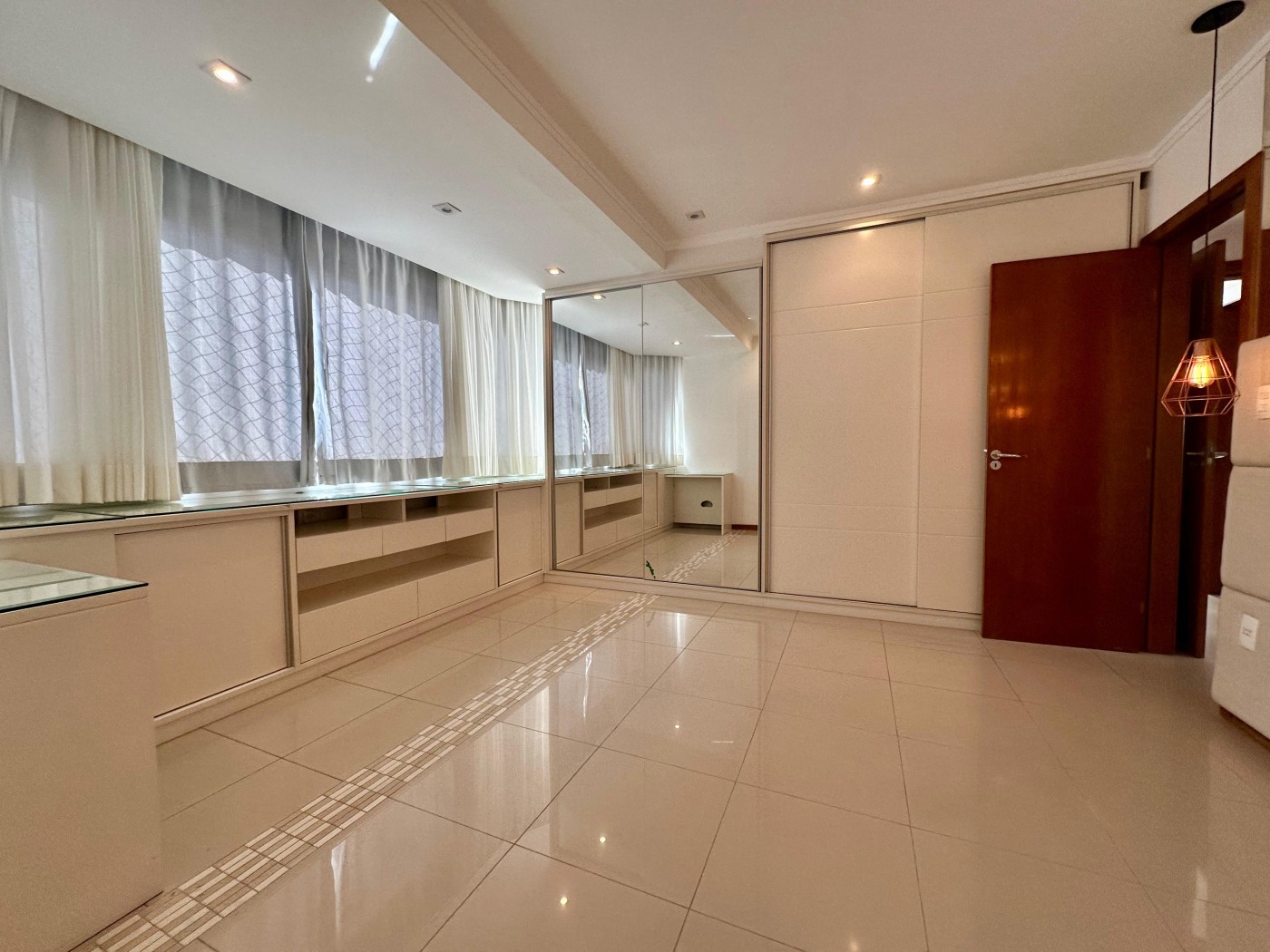 Apartamento - Itaigara