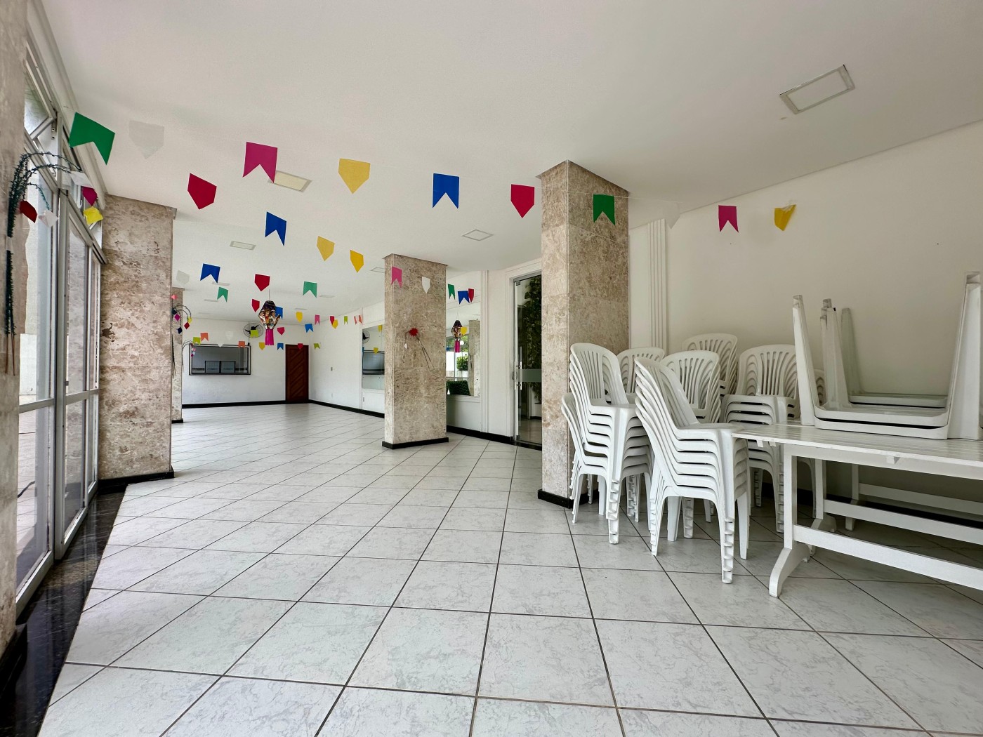 Apartamento - Itaigara