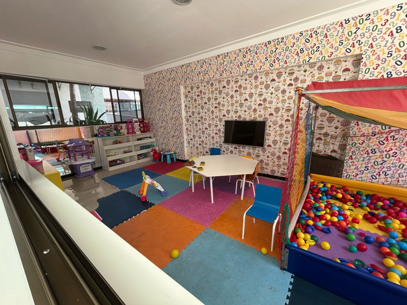 Apartamento - Caminho das árvores