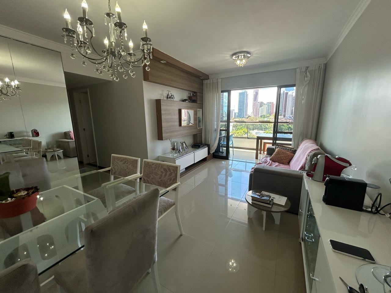 Apartamento - Caminho das árvores