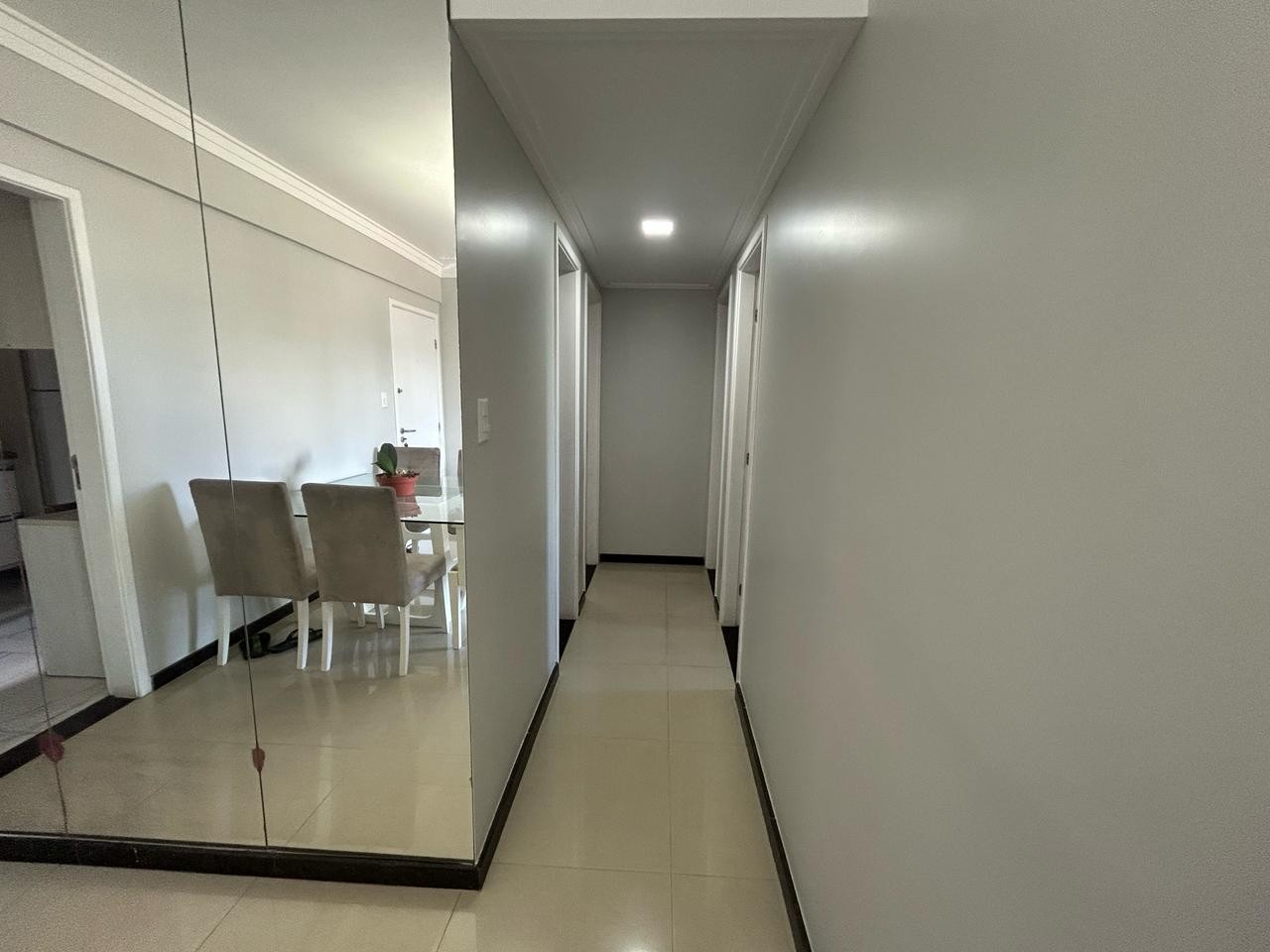 Apartamento - Caminho das árvores