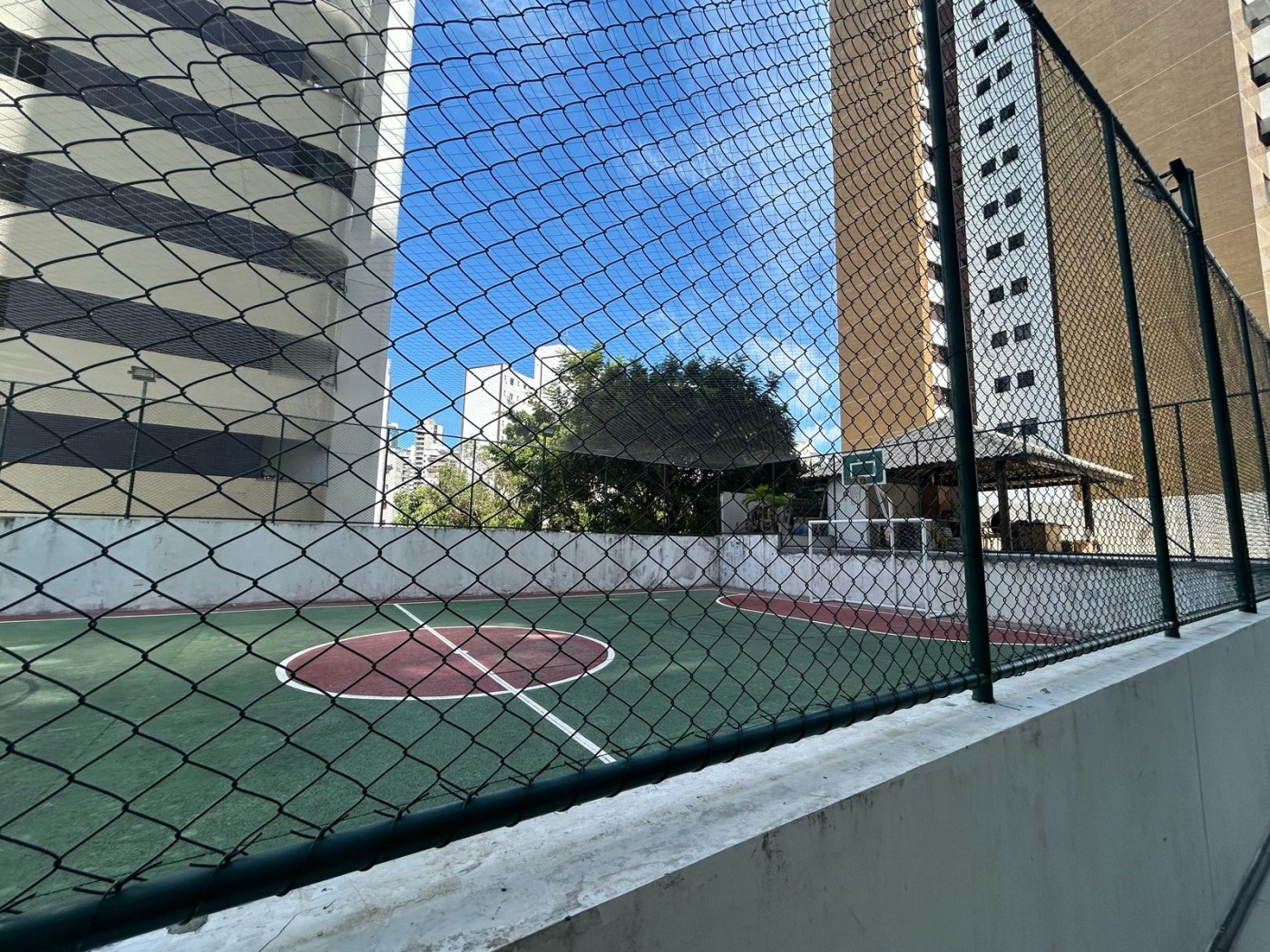 Apartamento - Caminho das árvores