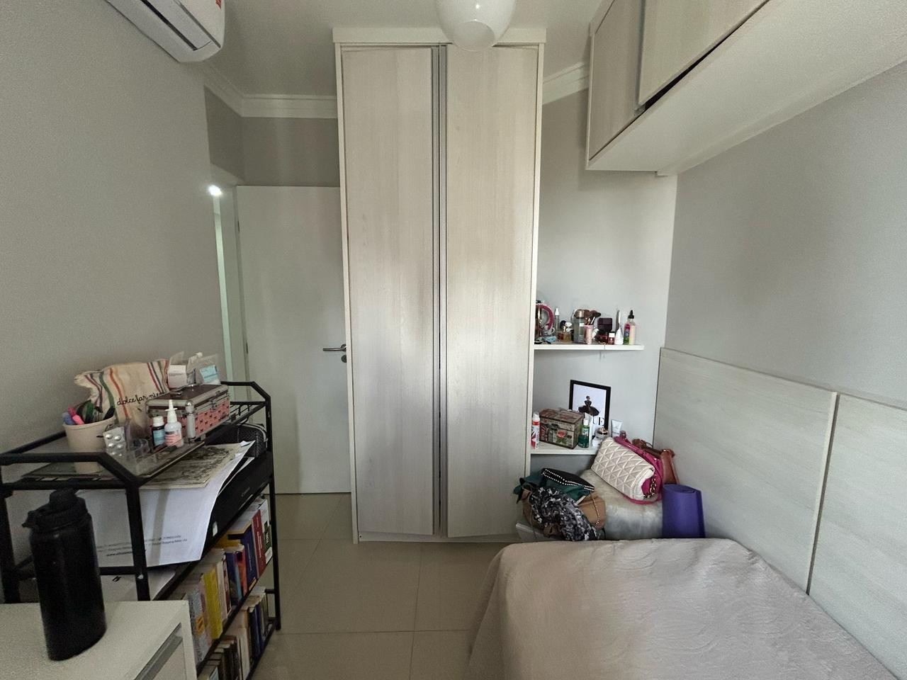 Apartamento - Caminho das árvores
