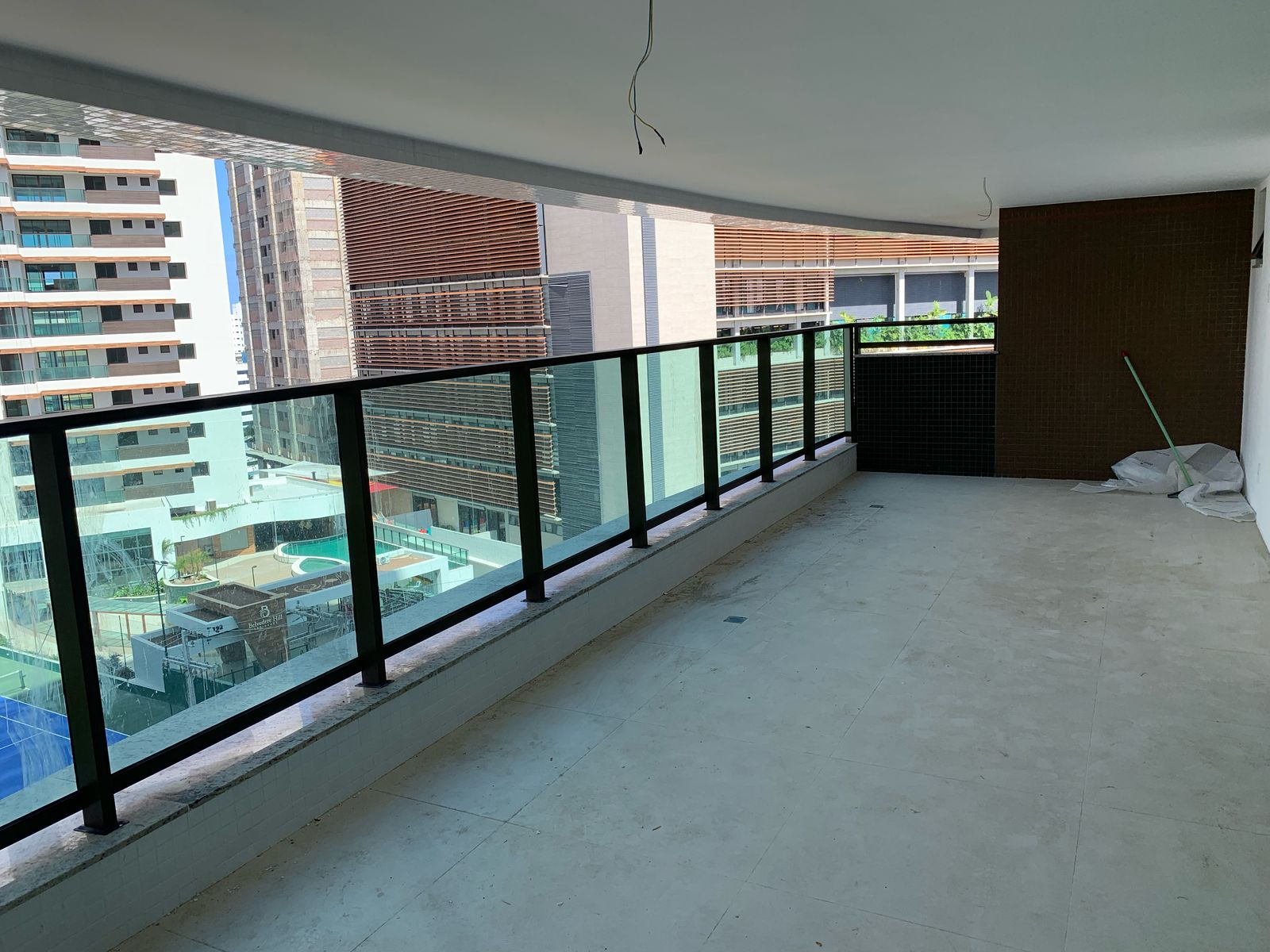 Apartamento - Caminho Das árvores