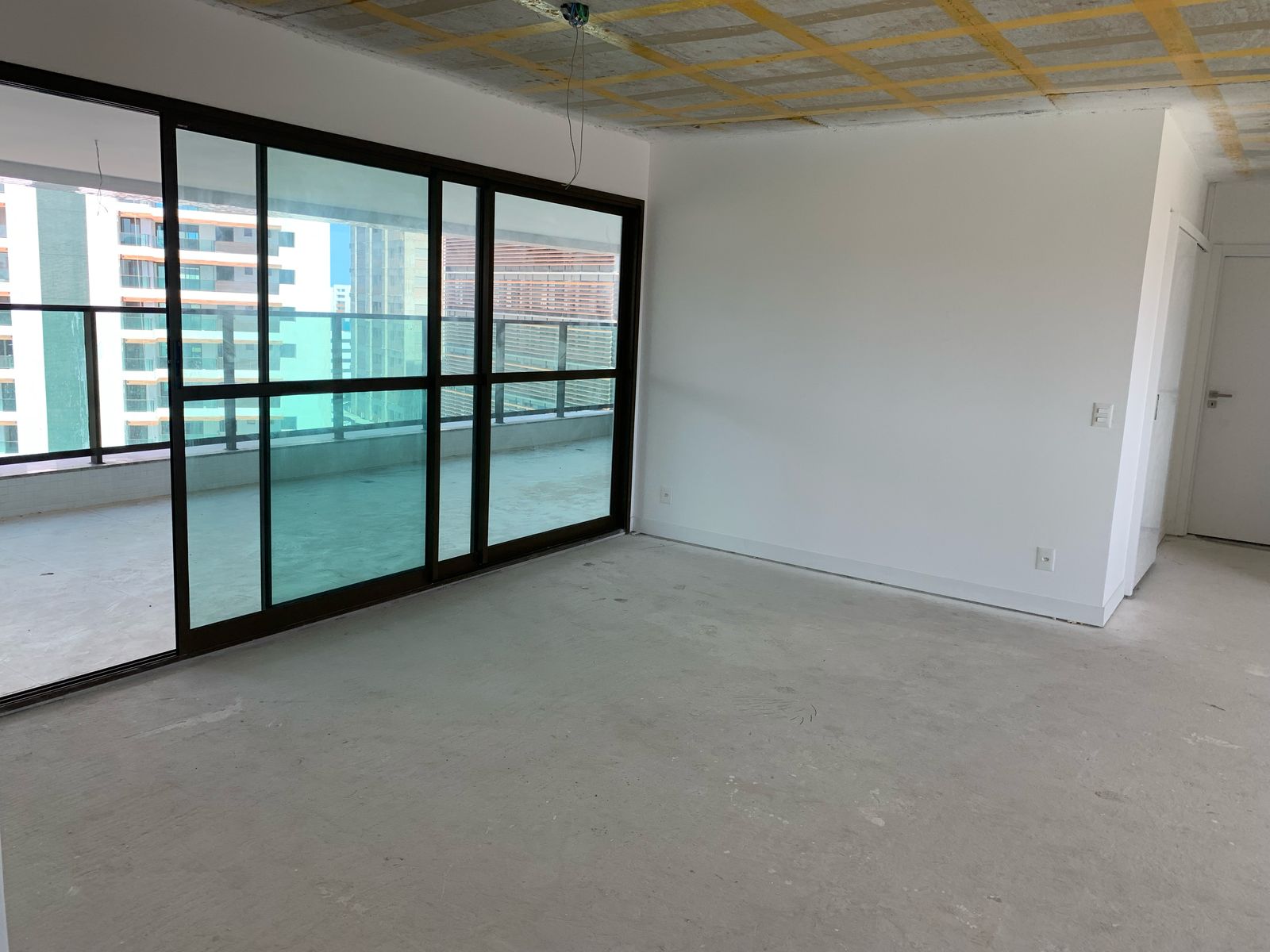 Apartamento - Caminho Das árvores