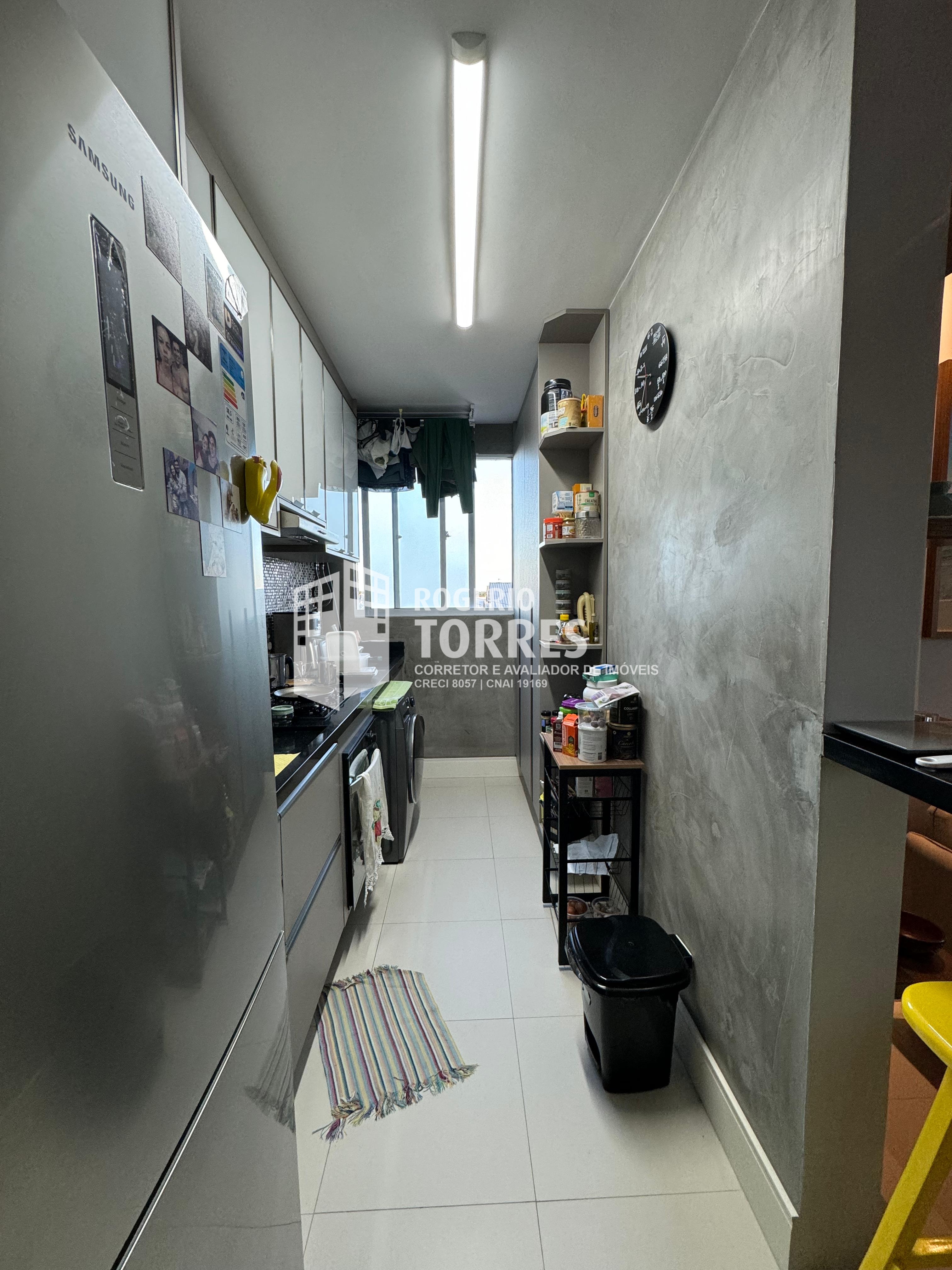 Apartamento - Buraquinho