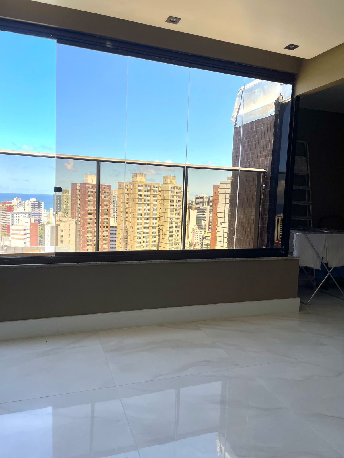 Apartamento duplex  - Itaigara