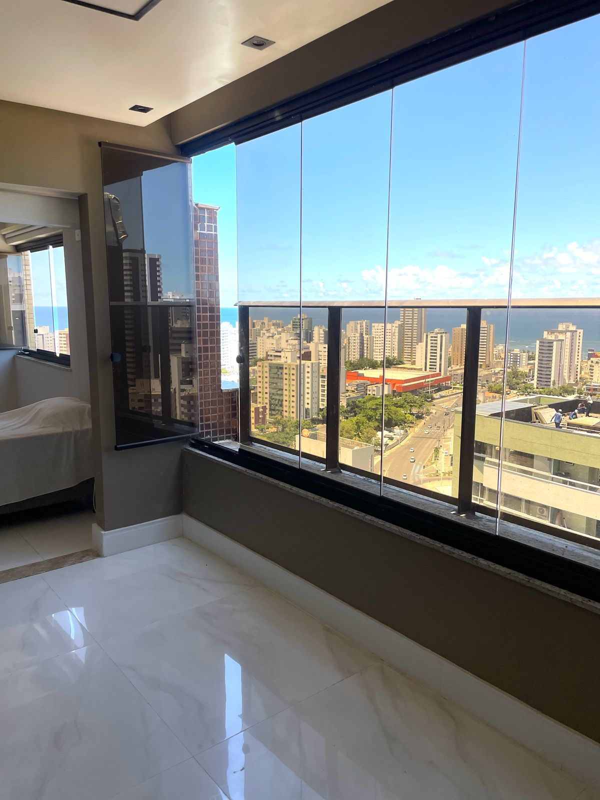 Apartamento duplex  - Itaigara